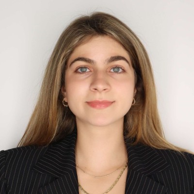 Original creator portrait from the 8x brand assets